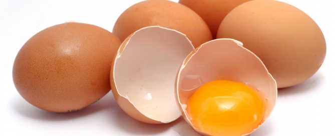 Uova, proprietà e benefici, colesterolo e malattie cardiovascolari: esiste un reale rischio per la saute?