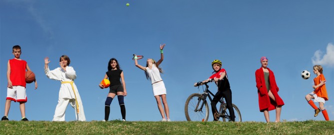 L'alimentazione per lo sport in bambini ed adolescenti. Nutrizione per l'attivita fisica e il benessere dei giovani.