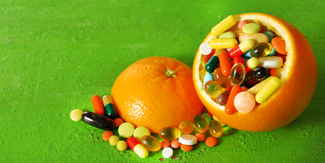 Le interazioni tra cibo e farmaci, i rischi e le controindicazioni