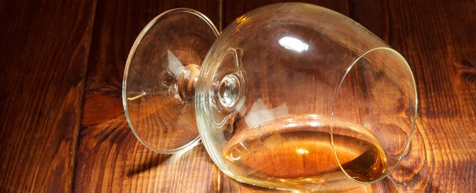 Il legame tra consumo di bevande alcoliche e microbiota intestinale, i problemi per la salute dovuti al consumo di alcol