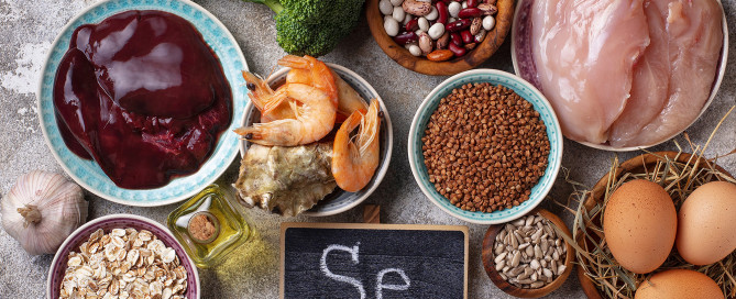 Le proprietà del selenio, i sintomi da eccesso, i problemi con la carenza, selenoproteine e salute, i cibi che lo contengono