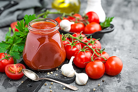 Le proprietà nutiritive del pomodoro, i benefici per la salute del licopene